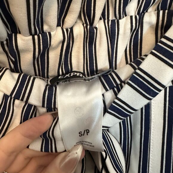 NWT Express Navy Blue White Striped Paper Bag Pull On Shorts S Small - Picture 3 of 5